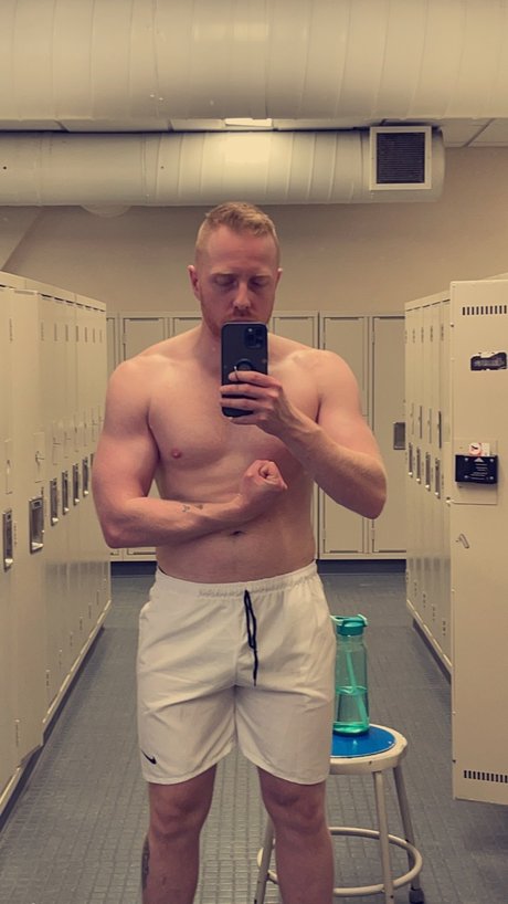 Naakte gelekte OnlyFans-foto van Michael