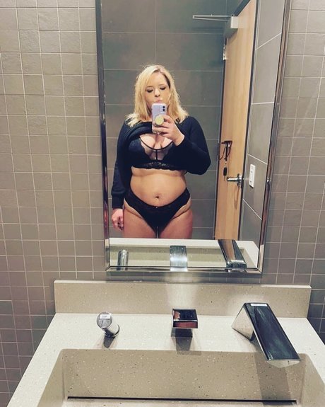 Naakte gelekte OnlyFans-foto van Christine