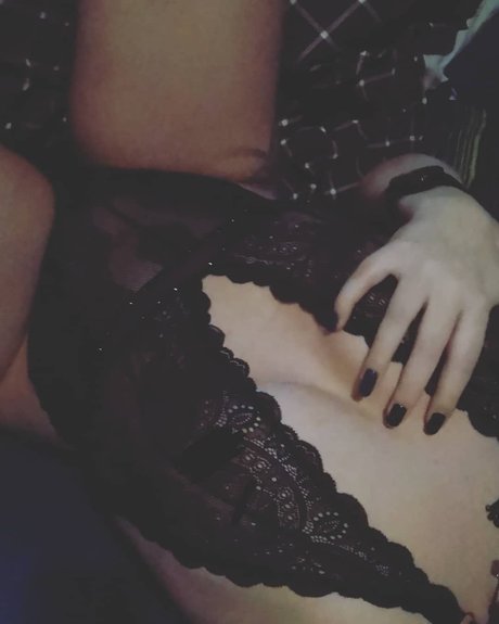 Naakte gelekte OnlyFans-foto van Nea The One