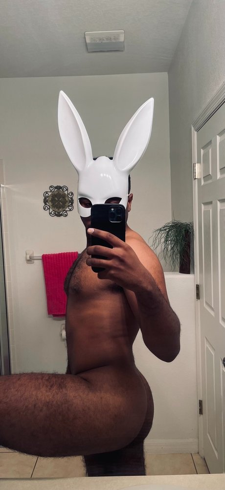 Naakte gelekte OnlyFans-foto van Darkbunny