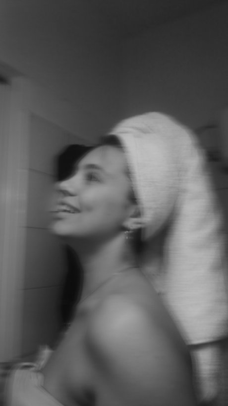 Naakte gelekte OnlyFans-foto van Naza Lazcoz