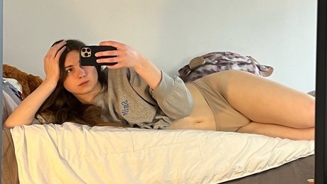 Naakte gelekte OnlyFans-foto van Livvy