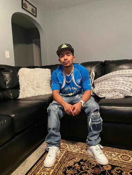 Naakte gelekte OnlyFans-foto van Hot Latino