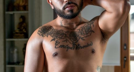 Naakte gelekte OnlyFans-foto van Cero Macho Films