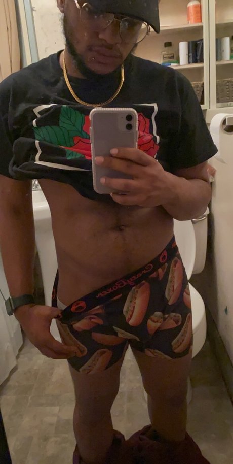 Naakte gelekte OnlyFans-foto van Crude