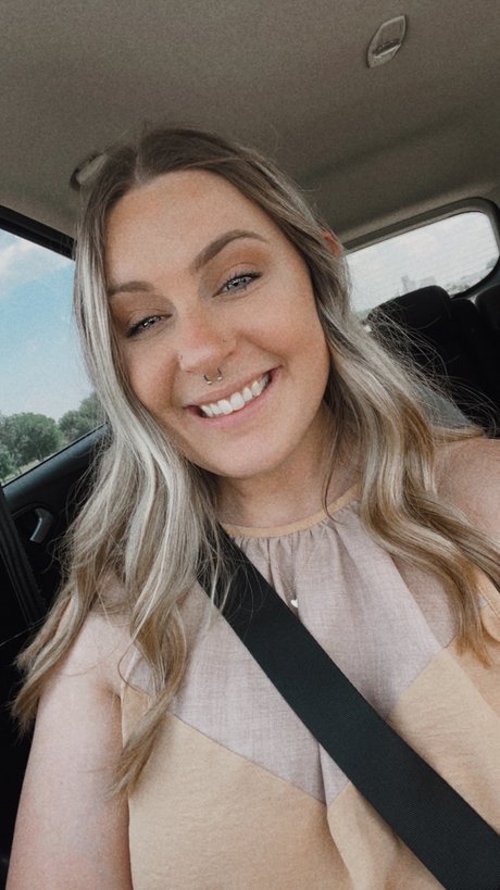 Naakte gelekte OnlyFans-foto van Alyssa
