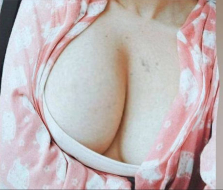 Naakte gelekte OnlyFans-foto van Live 