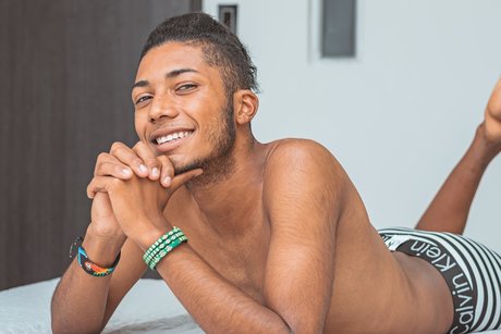 Naakte gelekte OnlyFans-foto van Allan Whitte