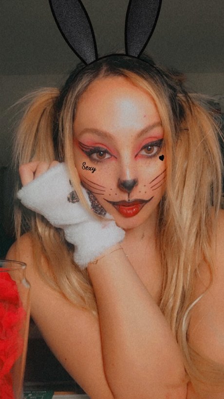 Naakte gelekte OnlyFans-foto van Netflixstoryandchill