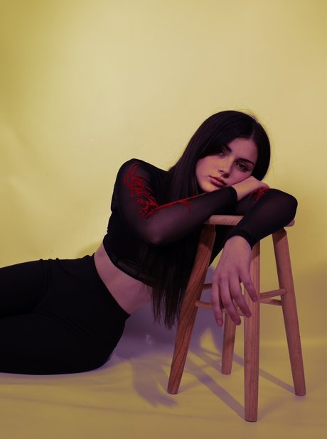 Naakte gelekte OnlyFans-foto van Nenda