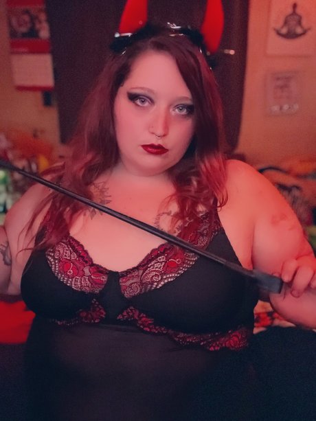 Naakte gelekte OnlyFans-foto van Nella Smiles