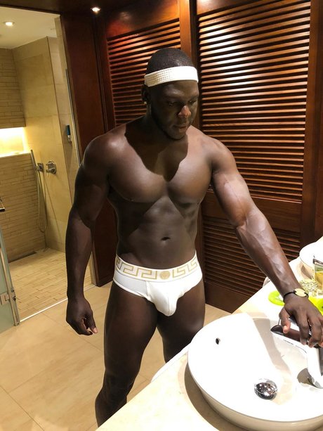 Naakte gelekte OnlyFans-foto van Pablo Cheleston