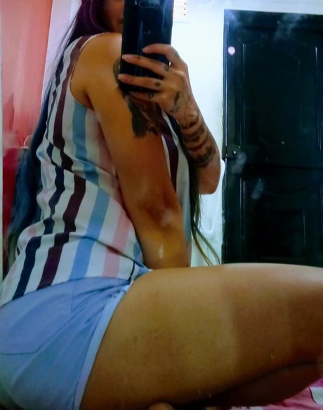 Naakte gelekte OnlyFans-foto van Sara Llanos