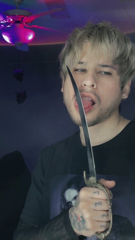 Naakte gelekte OnlyFans-foto van Joel Brando
