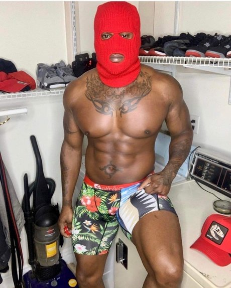Naakte gelekte OnlyFans-foto van Hellasexxyofficial