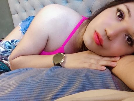 Naakte gelekte OnlyFans-foto van Dulce Rega