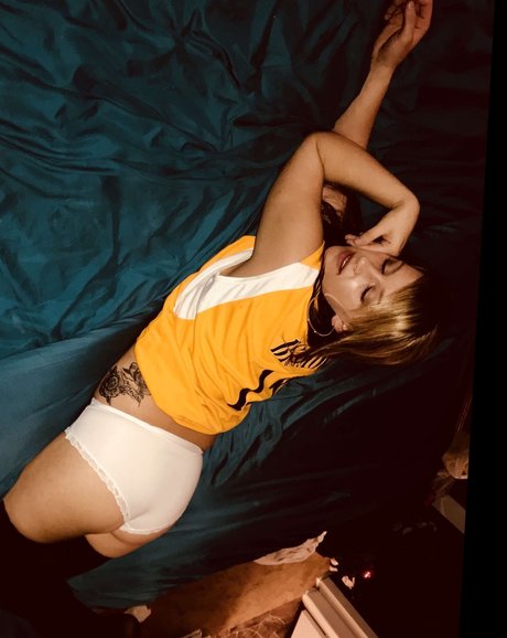 Naakte gelekte OnlyFans-foto van Hgills