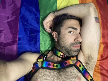 Naakte gelekte OnlyFans-foto van Nicolas George