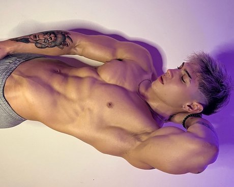Naakte gelekte OnlyFans-foto van Nicolas