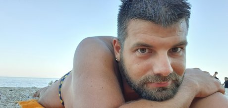 Naakte gelekte OnlyFans-foto van Nico Arad 