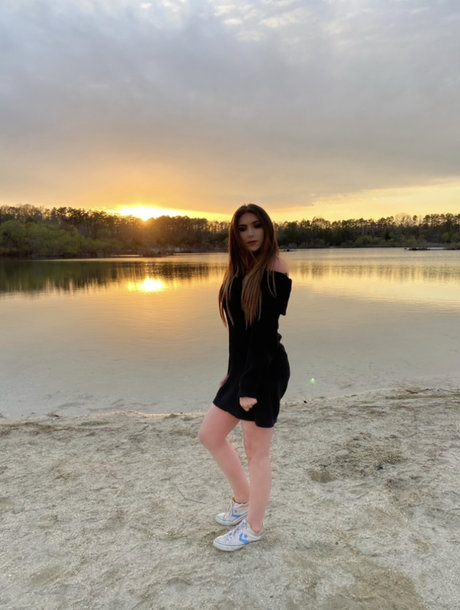 Naakte gelekte OnlyFans-foto van Nicole