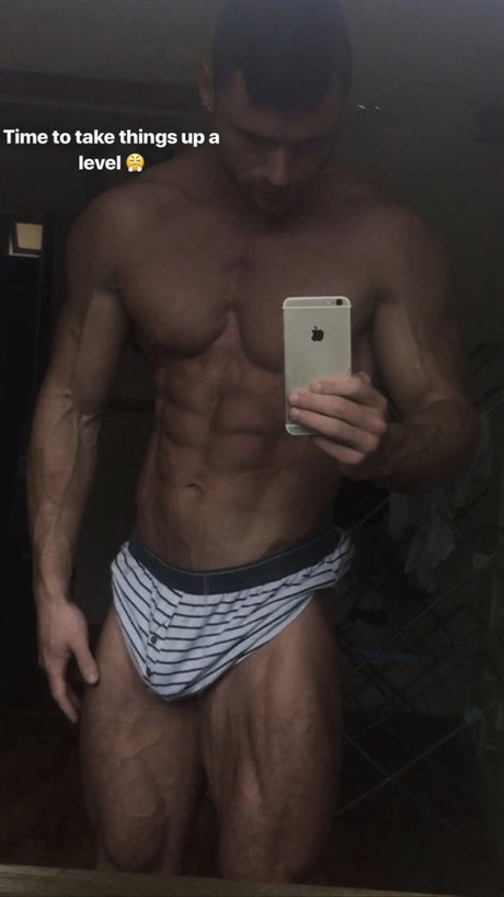Naakte gelekte OnlyFans-foto van U704867