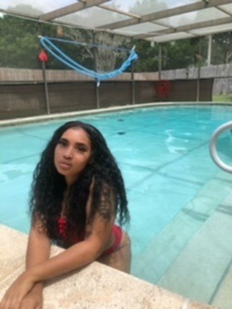Naakte gelekte OnlyFans-foto van Doll 