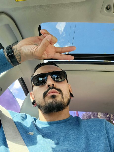 Naakte gelekte OnlyFans-foto van Daniel Espinosa