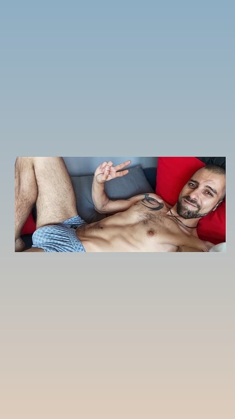 Naakte gelekte OnlyFans-foto van Martty