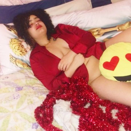 Naakte gelekte OnlyFans-foto van Angelspartaness