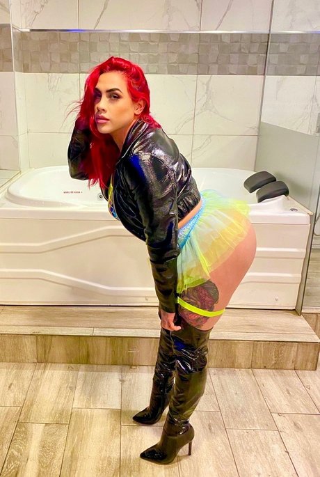 Naakte gelekte OnlyFans-foto van La Roja