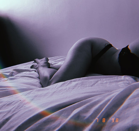 Naakte gelekte OnlyFans-foto van Justine