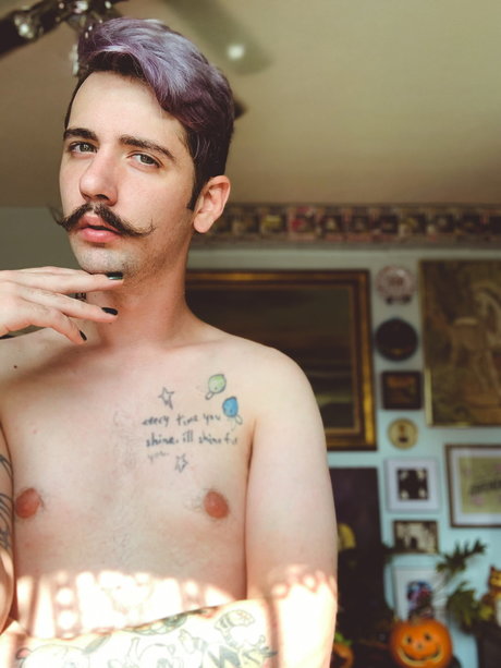 Naakte gelekte OnlyFans-foto van Nic 