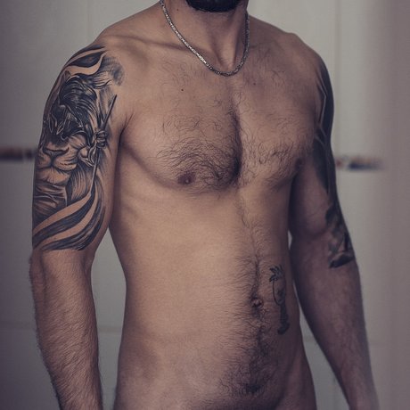 Naakte gelekte OnlyFans-foto van Mr Nocturne
