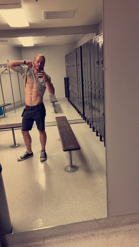 Naakte gelekte OnlyFans-foto van Noah Q