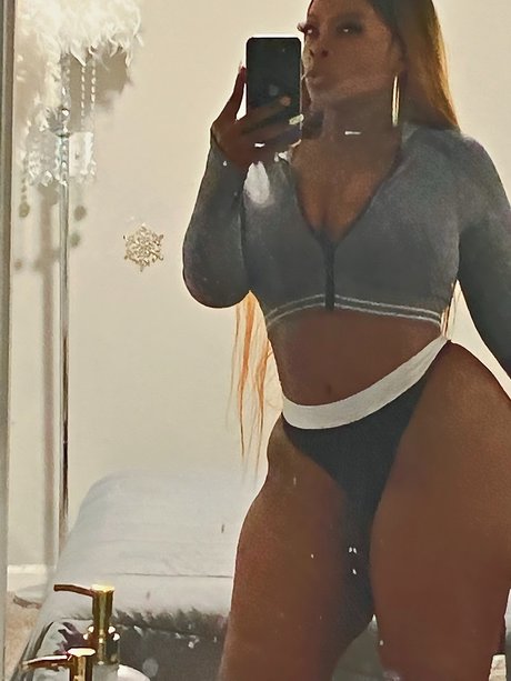 Naakte gelekte OnlyFans-foto van Natasha Larae