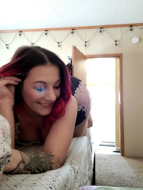 Naakte gelekte OnlyFans-foto van Nicole James