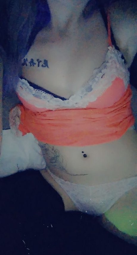 Naakte gelekte OnlyFans-foto van Alexandra Lynn
