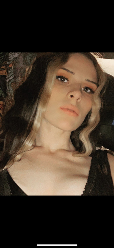 Naakte gelekte OnlyFans-foto van Daddysdevil