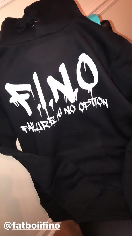 Naakte gelekte OnlyFans-foto van Bigg Fino