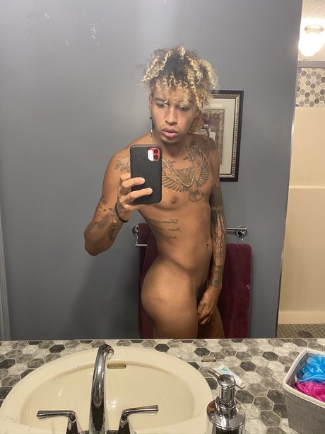 Naakte gelekte OnlyFans-foto van Darian Deshawn