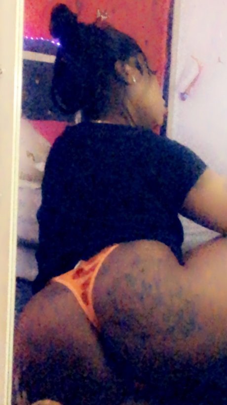 Naakte gelekte OnlyFans-foto van Cocodior