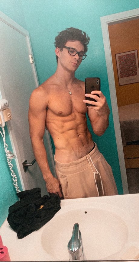 Naakte gelekte OnlyFans-foto van Altplayboy