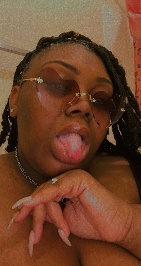 Naakte gelekte OnlyFans-foto van Alexis Love