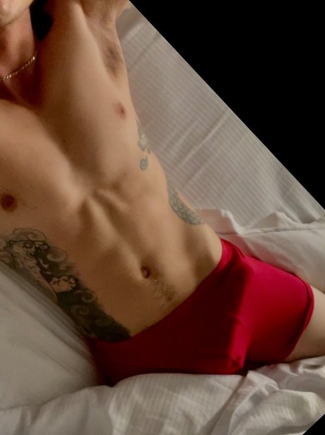 Naakte gelekte OnlyFans-foto van Dick Holland