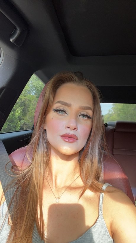 Naakte gelekte OnlyFans-foto van Aurora 