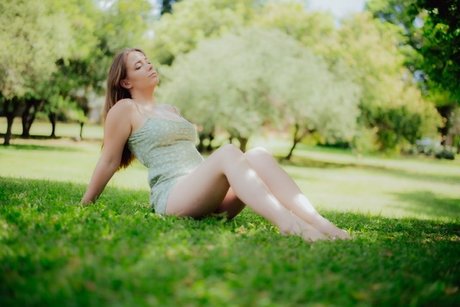 Naakte gelekte OnlyFans-foto van Nixie Girl