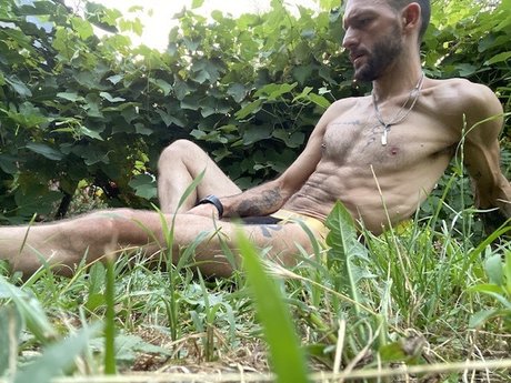 Naakte gelekte OnlyFans-foto van Niteboy713