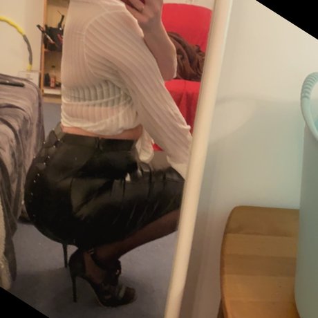 Naakte gelekte OnlyFans-foto van Nina Bridges