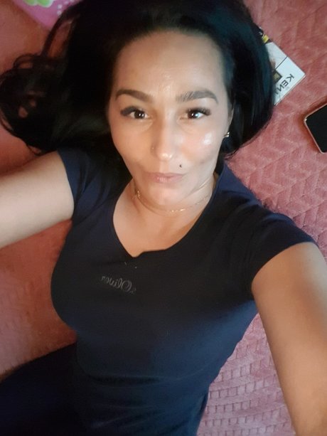 Naakte gelekte OnlyFans-foto van Nikol86